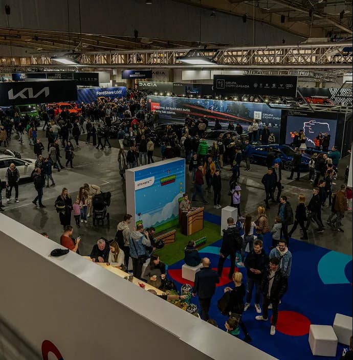 Large conference floor with attendees